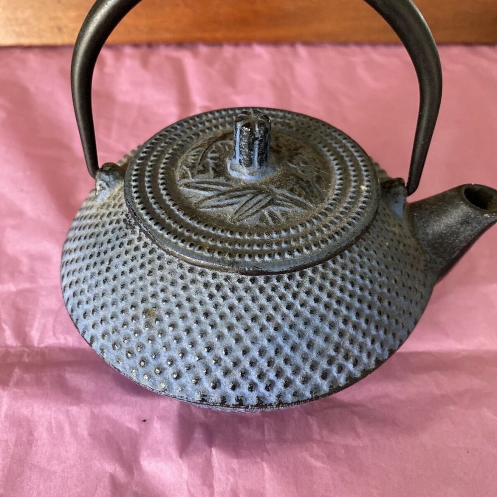 Cast Iron  Teapot Blue 10 oz Chinese Cottage Boho Yoga herbal ritual loft Autumn - Picture 9 of 9